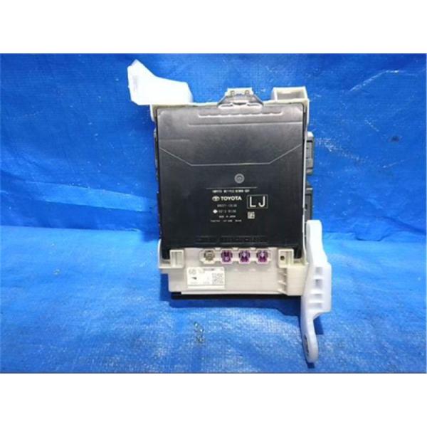 トヨタ 純正 カローラツーリング 《 ZWE211W 》 ヒューズボックス