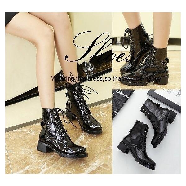 送料無料 レースアップブーツ エナメルブーツ お中元 ショートブーツ レディース 靴 秋冬 シンプル 歩きやすい ミドルヒール 安定感 ショート丈 黒 光沢