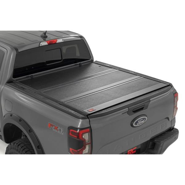 【並行輸入品】 Rough Country Hard Tri Fold Tonneau Cover for Ford Ranger (2019