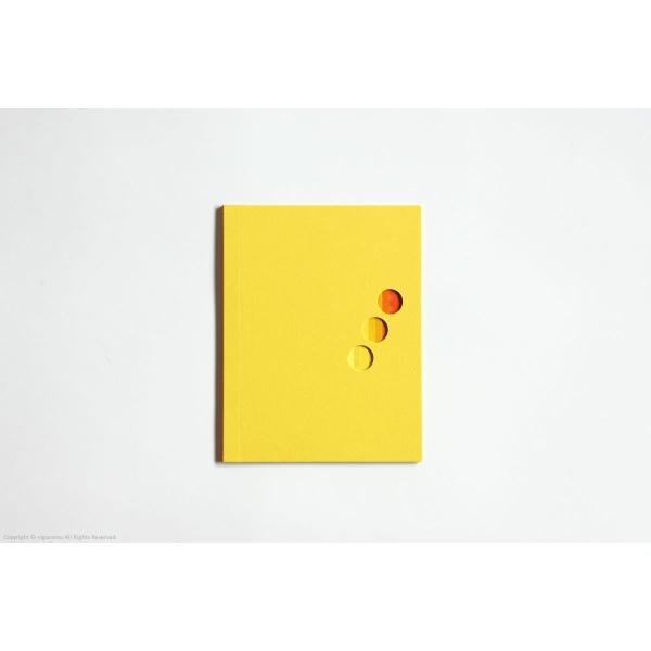 サイズ190"W × 245"H mm重量: 170 g材質：紙その他：全40ページ