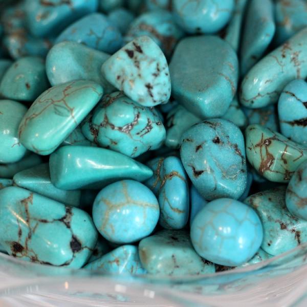 鉱石 ハウライトターコイズカラー 250g さざれ 天然石 鉱石 ハウライトターコイズカラー 250g さざれ 天然石