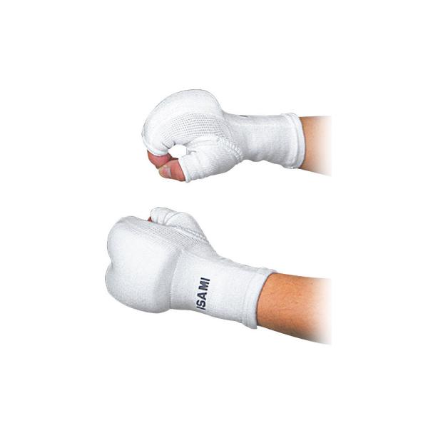 親指ガードが付いた厚めの拳サポーターです。稽古で拳が痛い方は是非お使いください。