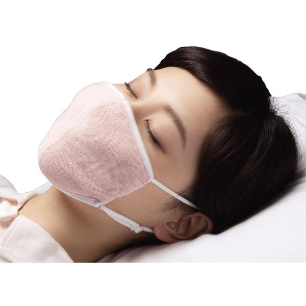 アルファックス 潤いシルクのおやすみ濡れマスク ピンク 18×13.5cm天然シルク使用の濡れマスク。就寝中にのど潤いチャージ。肌面に保湿性のあるシルクを使用。唇やのど、しっとり&amp;あったか。お好みのサイズにカットした付属のガーゼを濡...