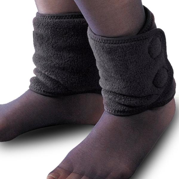 発熱ウォーマー足首用 ブラック 2枚入り冷えに関するツボが4つも集中する足首を集中ケアするので冷え対策はバッチリです。製品内部の素材には吸湿発熱性にすぐれた素材を採用しています。接着面を最小限にとどめた小さな面ファスナーだから、ソックスなど...