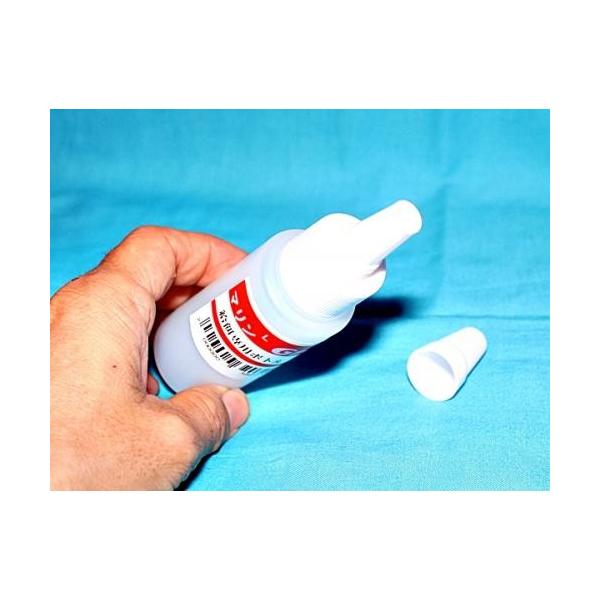 マリングロース専用の給餌ボトルがでたよ。　ほんと　良く食べる餌だから、手軽に　ぱっぱ　与えたいよね。各餌の粒のサイズにて　皆キャップの形が異なる。その理由は　すべてのキャップが　ちゃんとフタを閉められるようになっている。オススメ利用法は　マ...