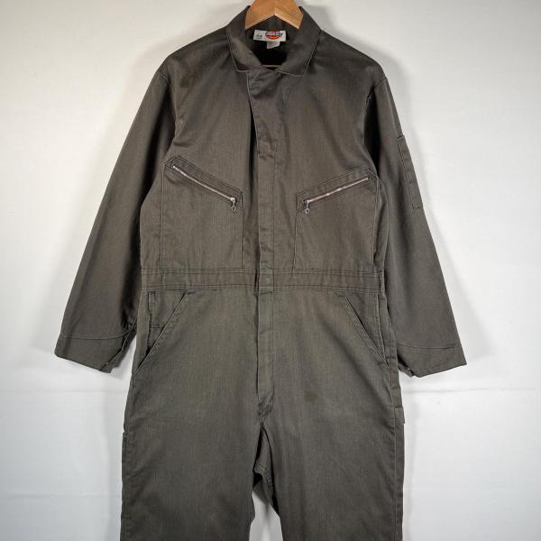 【管理番号】OYD0000121【ブランド】ディッキーズ / Dickies【対象】メンズ【カラー】  カーキ系【柄】無地【季節・シーズン】オールシーズン【生産国】ブラジル【年代】1990年代【素材】コットン50% / ポリエステル50%【...