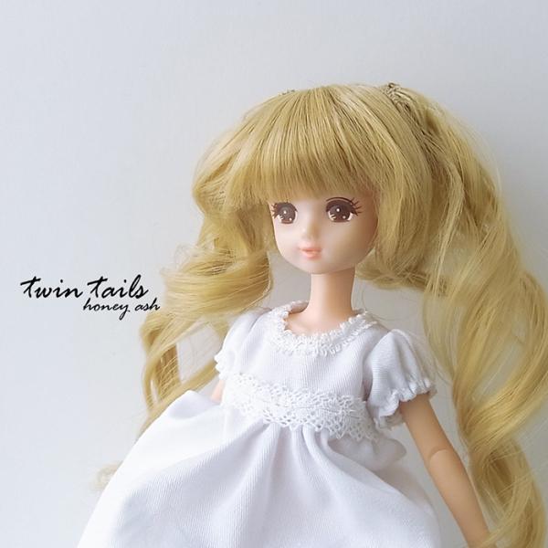 【ニニアンドキノ ドールウィッグ 4.5インチ カーリーツインテール（ハニーアッシュ）】リカちゃん オビツ21 小さなドール用ウィッグ 1/6