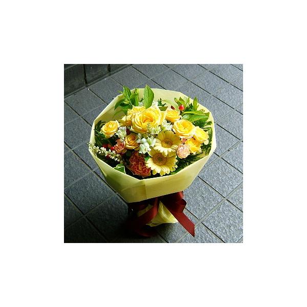 旬の花で贈る手作り花束21,478円の強みとは？