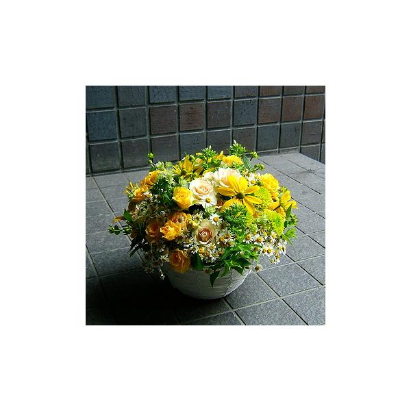 最短即日発送 愛妻の日　プレゼント お祝い人気ランキング上位獲得 フラワーギフト旬な季節のお花を使って、当店デザイナーが一つ一つお仕立て致します。愛妻の日に最適のフラワーギフトです。いつもと違った 愛妻の日 ギフトにいかがでしょうか？最短即...