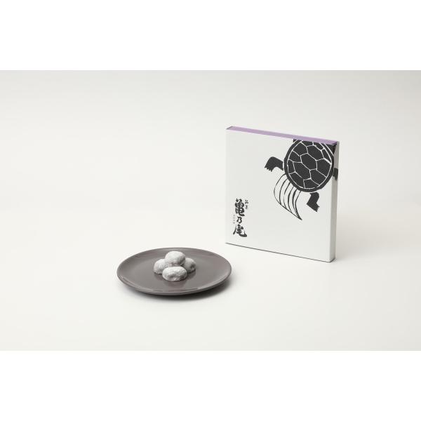 原材料:もち粉(もち米(国産))、砂糖、水飴、小豆/トレハロース、乳化剤産地:日本内容量:16個入り温度帯:常温アレルギー表示:なしメーカー名:有限会社瑞宝軒  三重県亀山市御幸町231番地◆商品説明◆献上菓子として亀山を代表する伝統の味と...