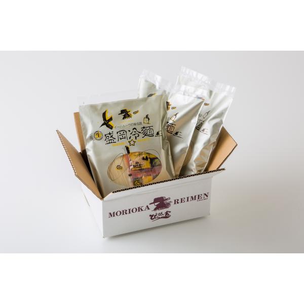 原材料名:【麺】澱粉、小麦粉、食塩／重曹【スープ】牛骨、牛肉、醤油、みりん、鶏肉、砂糖、鶏ガラ、食塩、長葱、ごま油、昆布、かつお削りぶし／調味料(アミノ酸等）【キムチ】大根、キャベツ、りんご、食塩、唐辛子、すりにんにく、水あめ、生姜、砂糖／...