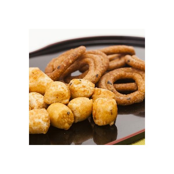 【醤油味の丸い菓子「あかだ」とほんのり甘い馬蹄型の「くつわ」のセットです。】天明元年（1781年）から2世紀以上続く愛知県・津島神社御用達の米菓子店、総本家 角政の銘菓「くつわ あかだ詰め合わせ」。平安時代が起源の「あかだ」は醤油味の丸い菓...