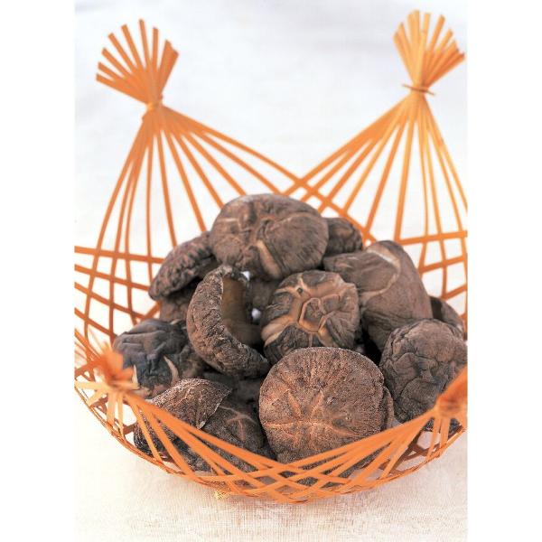 「大分県産どんこ椎茸」　香りがよく旨みのある、クヌギ原木主体の栽培の肉厚どんこ椎茸です。　G0002_25_07