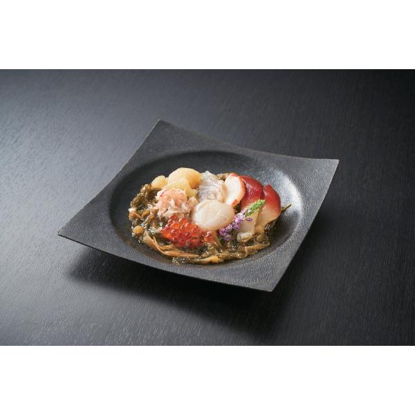 「七種海鮮松前漬け」　7種類の海鮮具材をあしらった彩り豊かな松前漬けです。　G0002_25_07