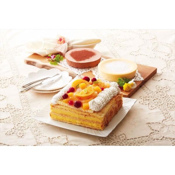 たっぷり食べ応えのある3種のケーキ。フルーツミルフィーユはたっぷりのフルーツの酸味、カスタードクリームと重ねたパイ生地が絶妙です。半熟チーズケーキはチーズの風味豊かな一品。なめらかな食感のチョコレートケーキと一緒にお届けします。　G0100...