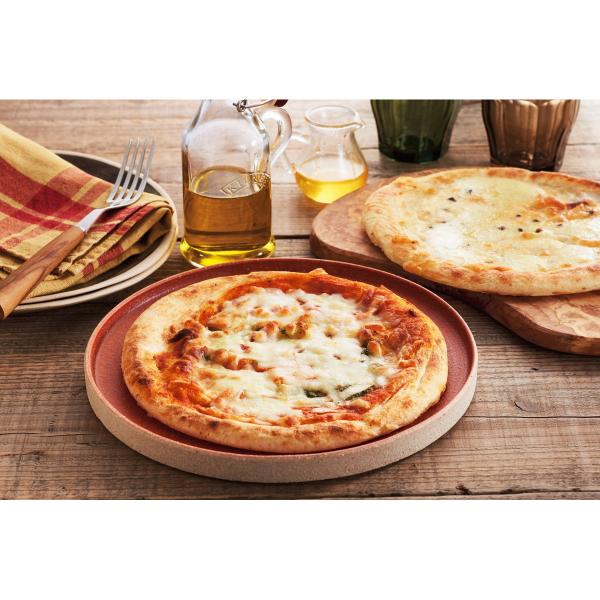 ［恵比寿「リストランテ・マッサ」シェフ監修　２種のピザ詰合せ］　モチモチとした食感が人気のナポリ風生地を使い、チーズ数種に黒トリュフを使った芳醇な香りのピッツァ、しっかりとチーズの味を楽しんでいただけるマルゲリータピッツァの2種類です。　G...