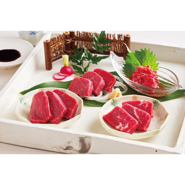 ［熊本「フジチク」ふじ馬刺しとユッケのセット］　熊本の馬刺しと黒毛和牛の専門店「フジチク」より。本場熊本の馬刺しの詰合せ。希少部位のヒレ・ロース・ユッケなど4種の味わいをお楽しみください。　G0100_25_05