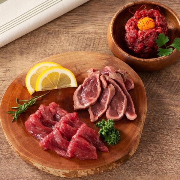 「フジチク ふじ馬刺し 赤身 食べ比べ ギフトセット」は、馬刺しの本場・熊本の専門店”フジチク”よりお届けする、自社牧場育ち、自社加工の新鮮な馬肉の詰め合わせです。ランプは部位特有の旨みがあり、なおかつランプならではの香りをお楽しみいただけ...