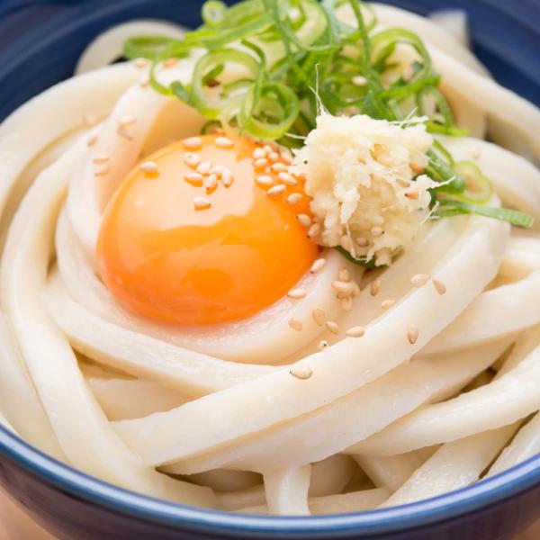 【アツアツでもつるっとぶっかけでも美味しいうどんが楽しめます。】・賞味期限内にお召し上がりください。・商品到着後は直射日光、高温多湿を避けて保存して下さい。・本品製造工場ではそば粉を含む製品を製造しています。・めんは一度ゆでてからお召し上が...
