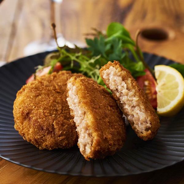 「イベリコ豚 コロッケ ミンチカツ」は、イベリコ豚の最高ランクであるレアル・ベジョータを贅沢に使ったお惣菜です。冷凍のまま油で揚げていただくと、大きめの衣がザクザク、中はジューシーな旨みたっぷりのコロッケとミンチカツをお楽しみいただけます。...