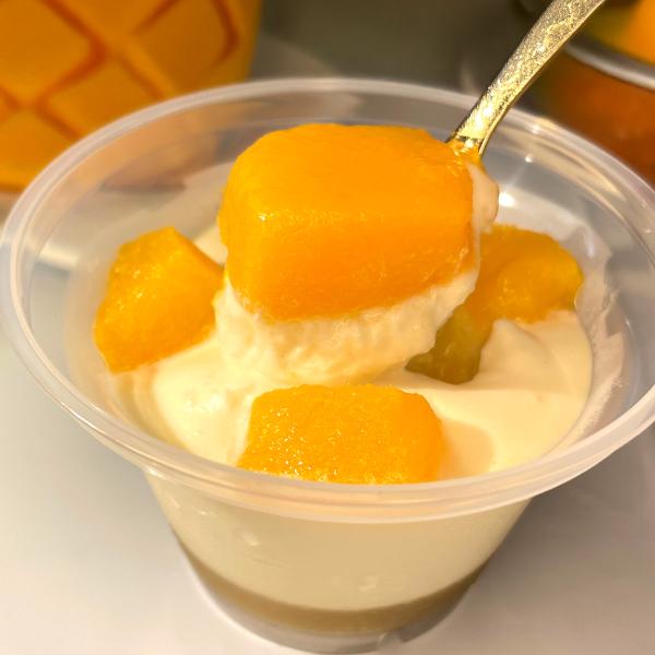 幻のマンゴーとも呼ばれる沖縄県産のキーツマンゴーを100％使用した「沖縄 ポティロン フローズン マンゴー ティラミス ギフト」です。 マンゴー配合率50％（カットマンゴー20g、マンゴーピューレ20g、クリームチーズ他40g）です。おやつ...