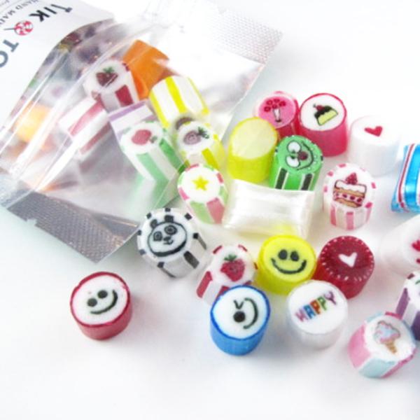 「かわいい・楽しい・美味しい」をコンセプトにつくられたハンドメイドキャンディ5種（SMILEFACE・FUNNYFACE・THANKYOU・パンダ・ハート＆ユニコーン）セットです。店内のオープンキッチンでつくられたキャンディは、一粒一粒がか...