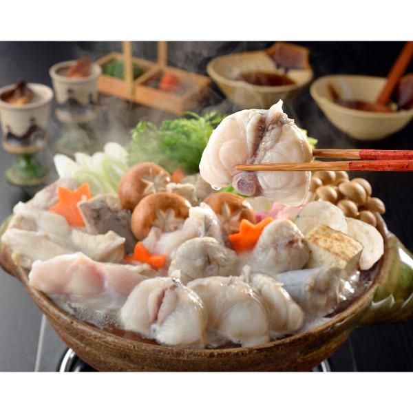 関とら本店 藤フーズの「とらふくちり鍋セット」約3人前です。ふくの王様・とらふくのアラと身を豪快なブツ切りに。風味豊かなふく白子豆腐ととらふく皮を練り込んだ生つみれを詰め合わせました。残ったスープで味わう、ふく雑炊は絶品です。ふぐのおいしさ...