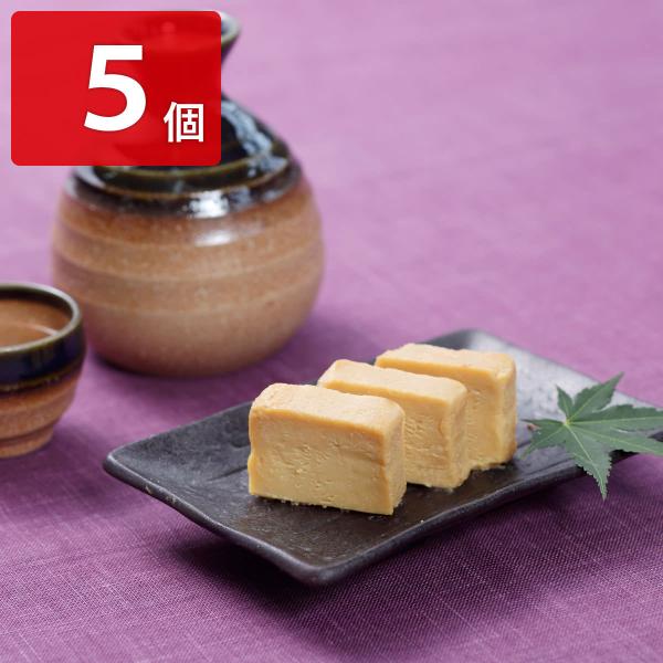 「秘伝豆酩豆腐のもろみ漬け 自家用」は、自家製堅豆腐を秘伝のもろみに漬け込み、じっくり低温熟成させた豆酪(とうべい)です。クリーミーな舌触りと、まるでウニを思わせるような濃厚な味わいが特徴です。チビチビとつまみながら日本酒や焼酎のお供やほか...