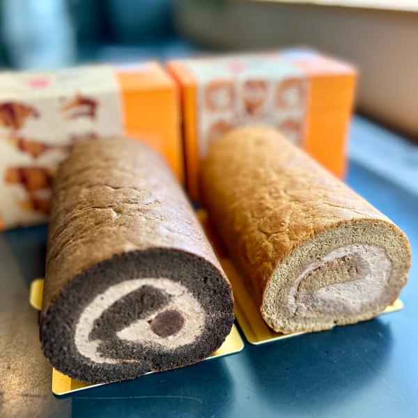 富山県産の小麦粉、卵、牛乳を100％使用した、もっちりした食感が特徴の「自家焙煎 珈琲ロール＆ダークロースト ホール 食べ比べ」です。生地に富山県産小麦ゆきちから、地元の平飼いたまご、国産バターなどの地域食材をふんだんに使用し、地産地消に貢...