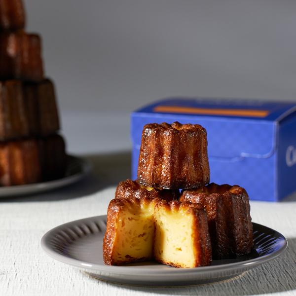 『米粉のカヌレ』は「二段階熟成技術」により、カヌレ本来のおいしさを実現しています。北海道産の原料（牛乳・米粉・卵・てんさい糖）にこだわりぬいた北海道カヌレです。小麦粉不使用・ラム酒不使用、保存料等の添加物等も使用しておりません。甘味には「て...