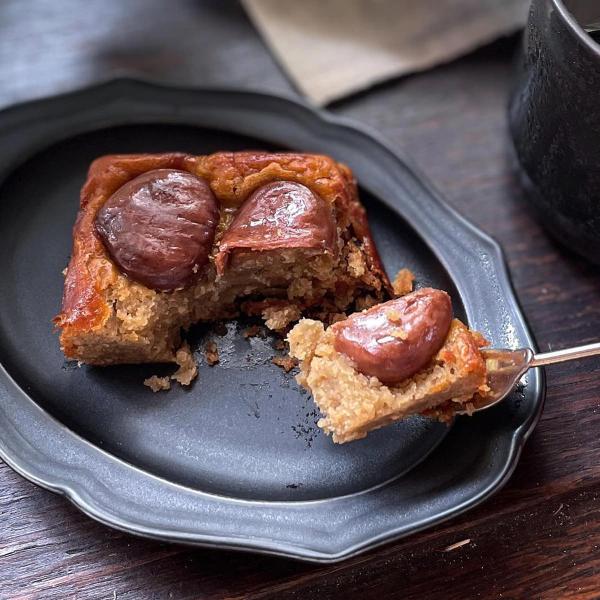 「スイートマロン MONDIAL KAFFEE328」は、無添加・小麦粉不使用のギルトフリースイーツです。まるで栗をそのまま食べているような渋皮栗の香ばしさ、和栗のほっくりとした舌触り。凝縮された濃厚な国産栗の甘さが、口に入れた瞬間に広がり...