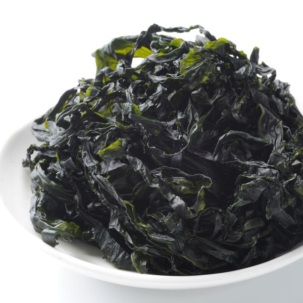 漁師の厳しい目で厳選された、肉厚でおいしい三陸産わかめを乾燥させた「三陸産カットわかめ」です。カットされておりますので、お味噌汁やラーメンなどにそのまま入れるだけで簡単・手軽に三陸の風味が味わえます。様々な場面で美味しい三陸産わかめをお楽し...