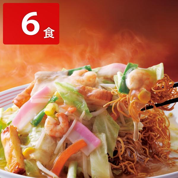 1日に必要な野菜の1/3が摂れる「リンガーハット 皿うどん」です。国産野菜をたっぷりと使用した具材をとろみのあるあんに仕立てました。凍ったままの具材とスープをお鍋であたためて、パリパリの細い揚げ麺にかけるだけで手軽にお召し上がりいただけます。