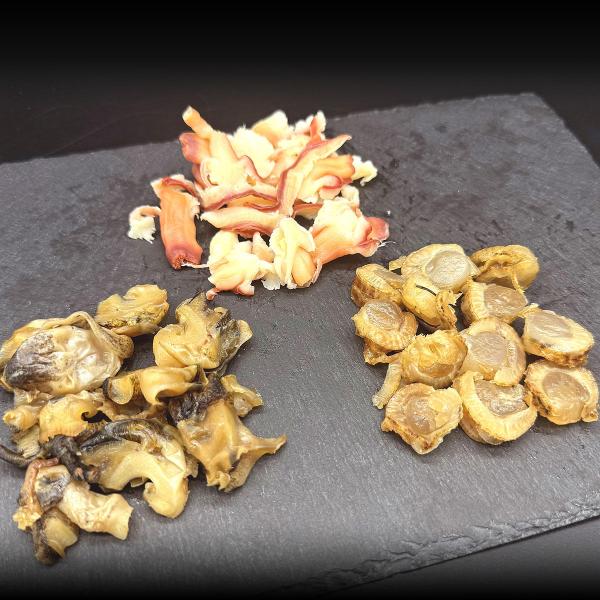 「北のおいしい珍味 ほっきおどり 浜焼つぶ貝 浜焼ほたて」は北海道産のつぶ貝・帆立の珍味と、ほっき貝ひもの燻製珍味のセットです。酒の肴、おやつなどとしてお召し上がりください。＜ほっきおどり＞北の荒波に育まれた北寄貝(ほっきがい)を品良く薄口...