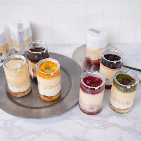 shirokane sweets TOKYO／白金スイーツ（シロカネスイーツ）の「白金ホワイトティラミス缶 6種アソート」です。「shirokane sweets TOKYO」は、閑静な住宅街「白金台」の一角にある、美味しい季節のフルーツと...