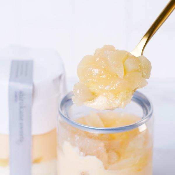 shirokane sweets TOKYO／白金スイーツ（シロカネスイーツ）の「白金ホワイトティラミス缶 ピーチ」です。「shirokane sweets TOKYO」は、閑静な住宅街「白金台」の一角にある、美味しい季節のフルーツと、原材...