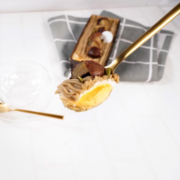 shirokane sweets TOKYO／白金スイーツ（シロカネスイーツ）の「白金プレミアムモンブランプディング 皇室献上栗 山江栗」です。「shirokane sweets TOKYO」は、閑静な住宅街「白金台」の一角にある、美味しい...