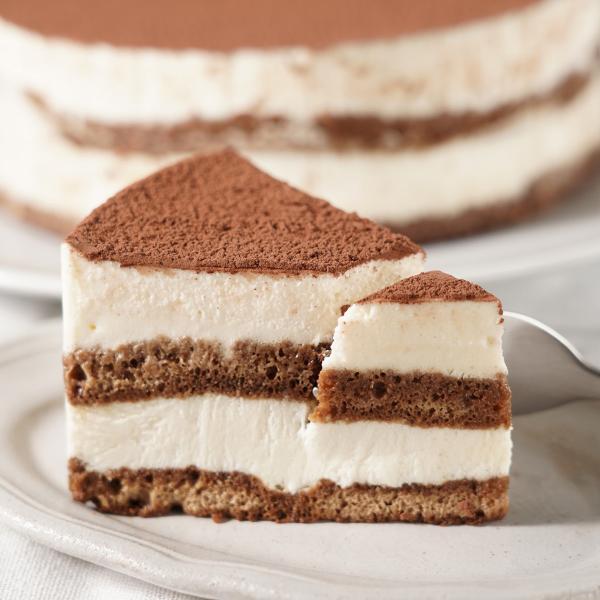 shirokane sweets TOKYO／白金スイーツ（シロカネスイーツ）の「白金プレミアムティラミス」です。「shirokane sweets TOKYO」は、閑静な住宅街「白金台」の一角にある、美味しい季節のフルーツと、原材料のこだ...