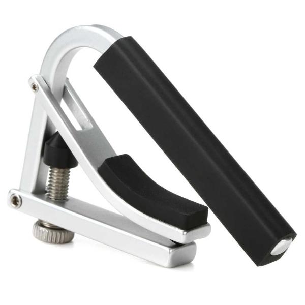 高品質のアルミニウムを使用し、スタンダードモデルより約50%の軽量化を実現。カポの重量によるサウンドへの影響を軽減します。発売より変わることのない確立されたレバーデザインは、調整スクリューにより楽器のネックグリップに合わせてワンタッチでスム...