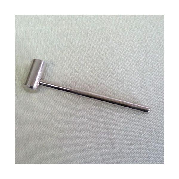 ネック調整に使用するトラスロッド用のレンチです。＜注意！＞レンチのサイズは8mm径です。ギターによってさまざまなサイズがございますのでお持ちのギターのトラスロットサイズをご確認ください。サイズ違いのお取替えはできませんのでご了承くださいませ...