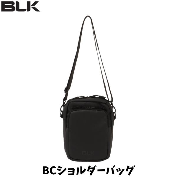 メーカー：BLK品名：BCショルダーバッグ品番：BJ25BCSBBK仕様・ポリエステル素材を使用したショルダーバッグです。・タウンユースとしてご使用いただけます。・500mlのペットボトルは縦に入ります。・BLKロゴは同色でTPU加工です。...