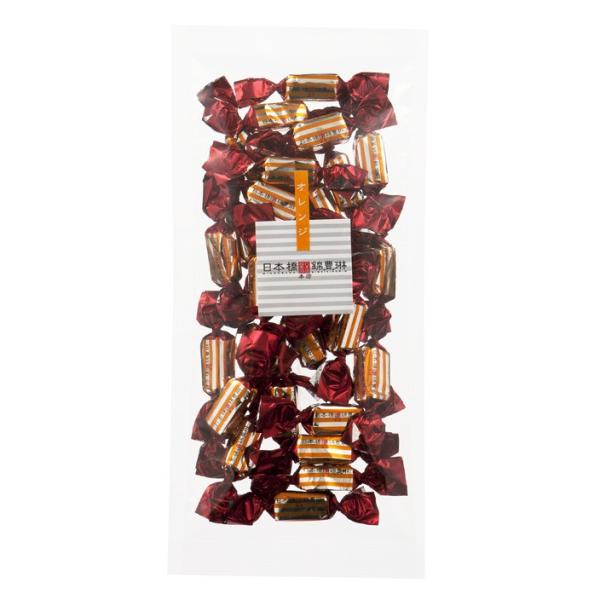 飴を高温で煮詰めて作るスカッチにローストアーモンドを加え、クランチな食感に仕上げました。まろやかな味とポロッと噛み砕ける歯ごたえの良さが特徴です。アーモンドの香ばしさとキャラメル風味をベースにして、オレンジピールの程よい酸味が際だちます。ア...