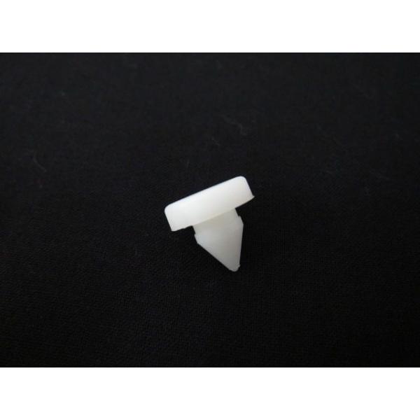 メーカー：ホンダ純正部品純正品番：46505-SA5-000適合車種：シビック適合型式：EG6 ホンダ純正部品　シビックのブレーキペダルにつく、ストップランプに当たる部分のパッドです。クラッチペダルにも同じものを使用しております。こちらの商...