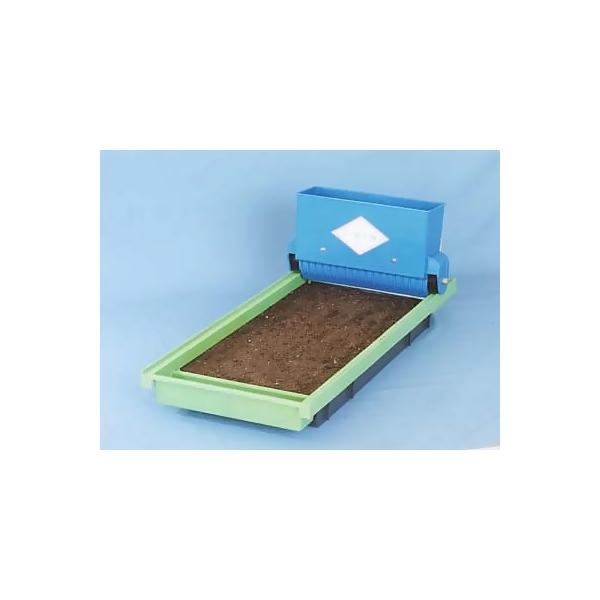 みくに式 覆土専用機です。播種後の苗箱に均一な厚さの覆土ができます。種まき機とセットでお使いいただくと作業効率が大幅にアップします。【セット内容】覆土機　　　　　　　　・・・1ヶガードレール（組立式）・・・1セット組立用ビス・ナット　　・・...