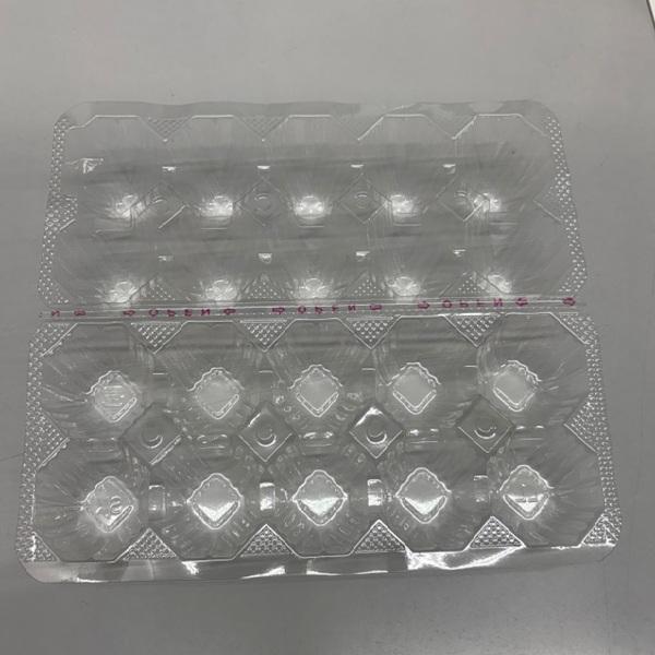 ＬＬサイズたまゴ用のパックです。中央にミシン目が入っているので、開封が簡単です。ミシン目の色　赤ＬＬサイズたまゴが10個入ります。1袋＝100枚入