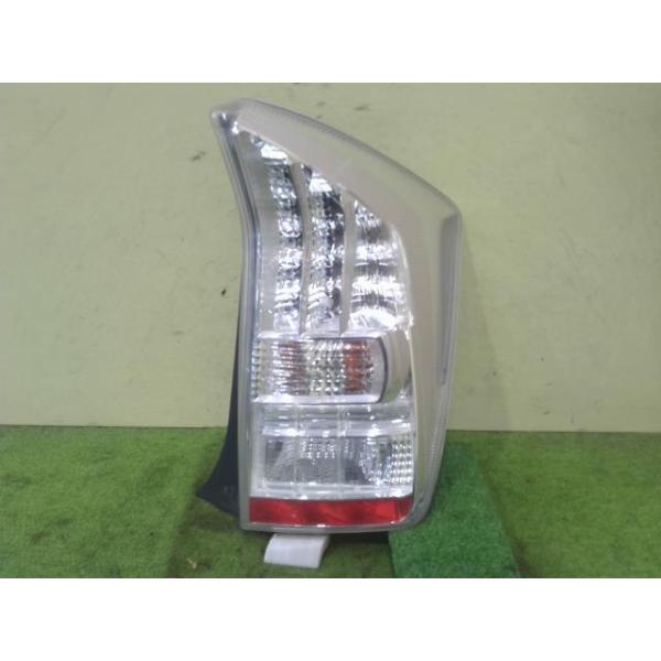 プリウス DAA-ZVW30 右テールランプ 2ZR-FXE 070 47-37 81550-47132