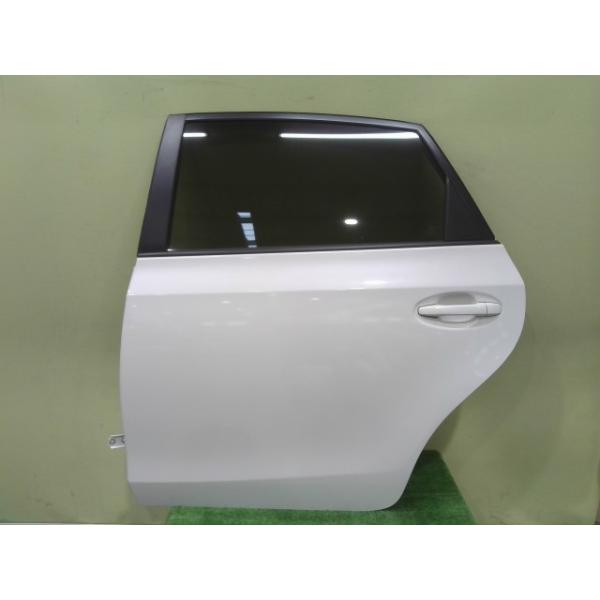 中古 プリウスα DAA-ZVW41W 左RドアASSY 2ZR-FXE 070 67004-47100  