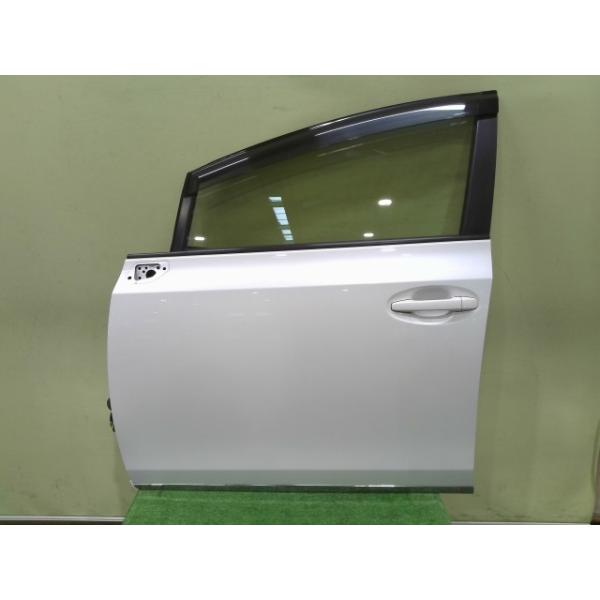 プリウスα DAA-ZVW41W 左FドアASSY 2ZR-FXE 070 67002-47111 中古