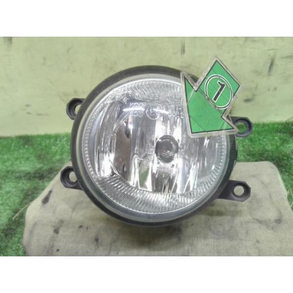 デュトロ SKG-XZC645M 左フォグランプ N04CT 058 81220-0W060 中古