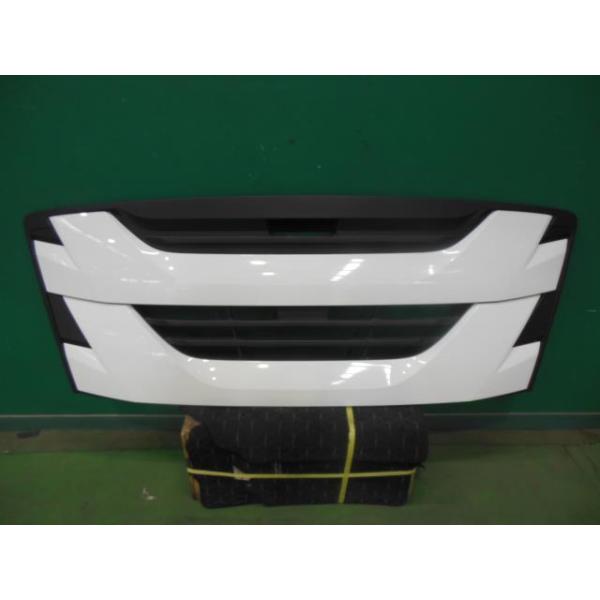 中古 いすゞ大型車 2PG-CXZ77CT ラジエータグリル 8-97427-002-5